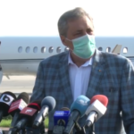 Marcel Vela pe Aeroportul Internaţional Otopeni „Henri Coandă”, acolo unde a avut loc operaţiunea de extrădare a celor doi suspecţi de infracţiuni internaţionale