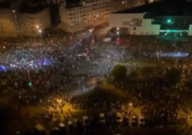 Captură video de la protestul din Minsk, izbucnit dup ce a fost anunțată victoria lui Aleksandr Lukaşenko