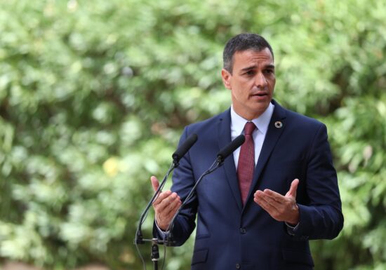 De ce e Pedro Sanchez singurul lider european care îl înfruntă pe Trump
