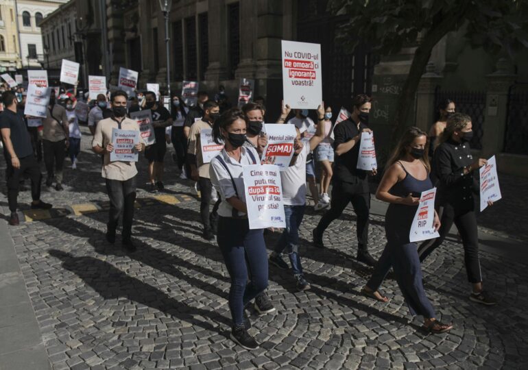 Protestul angajaților din HoReCa. Șeful statului le transmite că nu se vor lua noi măsuri de relaxare, dar că Guvernul va veni cu măsuri de sprijin