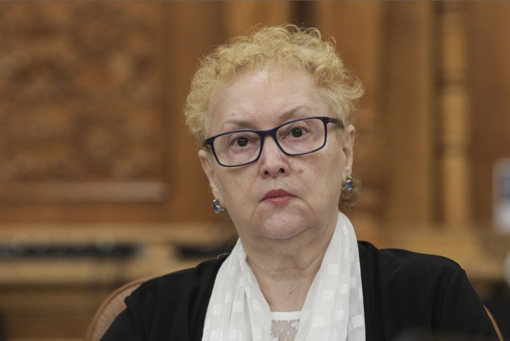 Avocatul Poporului explică motivele pentru care a sesizat CCR cu privire la concediul medical neplătit