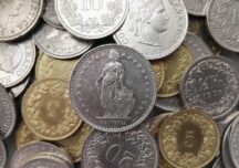 Curs valutar: Euro scade puțin, dar francul elvețian sare de 4,5 lei