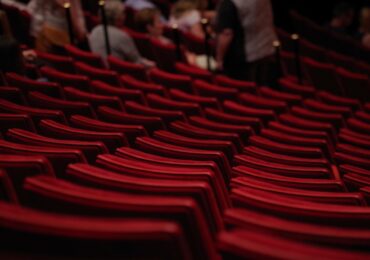 Medicii din Cluj prescriu cultură pe rețetă. Pacienții sunt trimiși la teatru și muzeu pentru reducerea anxietății