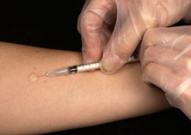 Spania testează în premieră pe oameni un vaccin anti-COVID