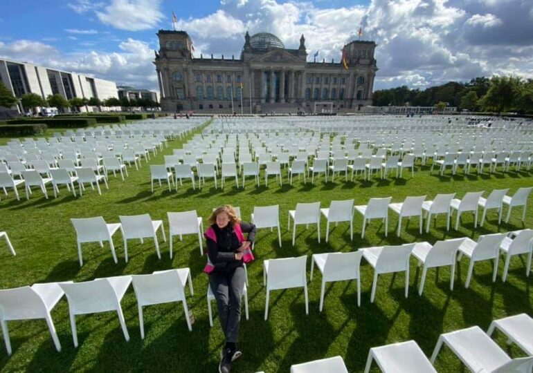 13.000 de scaune în fața Parlamentului de la Berlin pentru migranții din Lesbos: ”Avem locuri!”