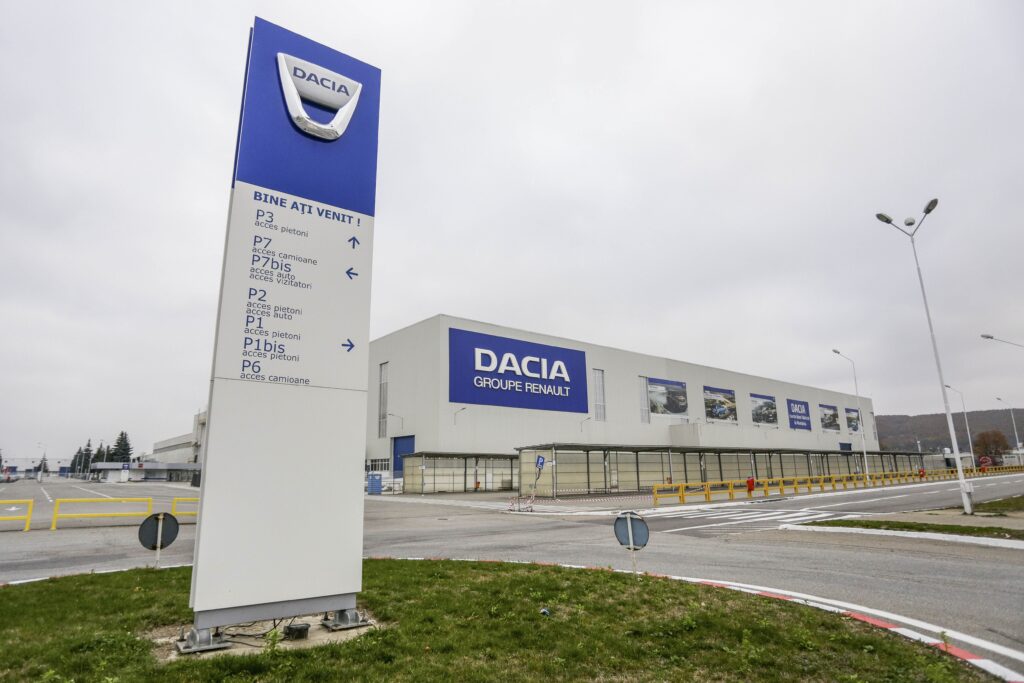 Noi concedieri voluntare la Dacia. Prime de zeci de mii de euro pentru anumiți angajați