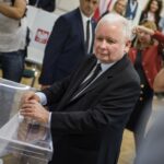 Jaroslaw Kaczynski, șeful partidului la putere în Polonia, spune că natalitatea e scăzută pentru că femeile beau prea mult