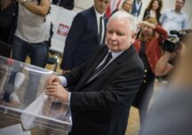 O lege pentru protecția animalelor, susținută de Jaroslaw Kaczynski, un mare iubitor de pisici, era să provoace alegeri anticipate în Polonia