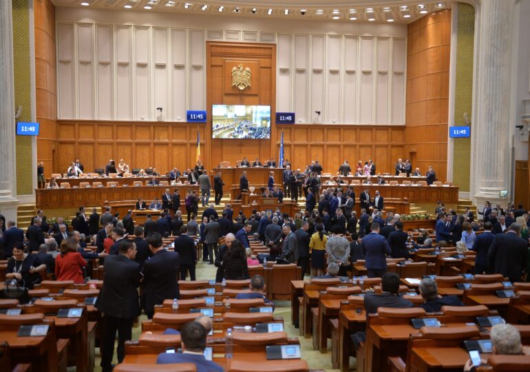 Frăția partidelor din Parlament - PSD, PNL, UDMR și PMP - blochează confiscarea extinsă a averilor ilicite: <i>EI</i> rămân cu banii furați, NOI plătim amenzi uriașe - Interviu
