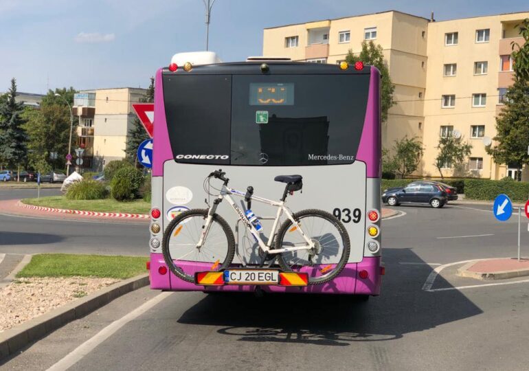Autobuze cu suport pentru biciclete au apărut pe străzile din Cluj-Napoca