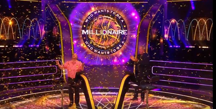 Un profesor a câştigat marele premiu al emisiunii „Vrei să fii milionar?” din UK cu o întrebare despre pirați (Video)
