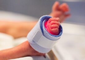 Medicii de la Târgu Mureș salvează nou-născuți pe bandă rulantă. Sunt asaltați de urgențe care nu mai pot ajunge în străinătate, din cauza pandemiei