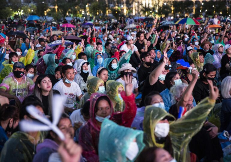 Mii de protestatari în capitala Thailandei: A fost criticată monarhia