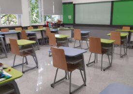 Iohannis face ședință azi pentru a decide dacă se vor redeschide școlile