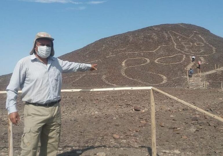 O pisică uriaşă, gravată cu peste 2.000 de ani în urmă, a fost descoperită la Liniile Nazca