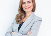 Claudia Tamași, Country Manager Codecool România