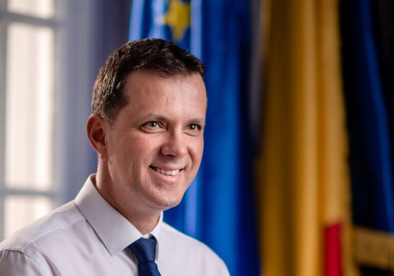 Ionuț Moșteanu, USR: Președintele ar trebui să cheme la consultari partidele, AEP. Orban a mințit! – <span style="color:#ff0000;font-size:100%;">Interviu video</span>