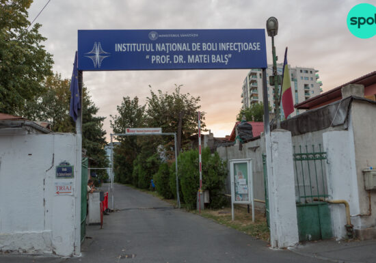 Focar de rujeolă într-o școală din București. În spitale sunt cazuri grave, cu insuficiență respiratorie și necesar de oxigen