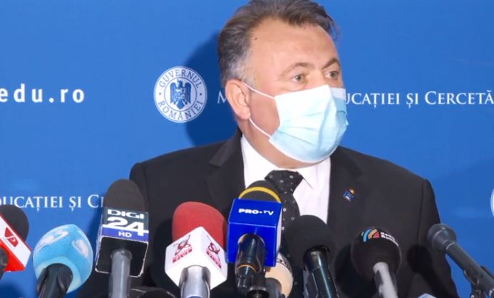 Avem noi recorduri de infectări, dar Tătaru spune că nu se impune starea de urgență. Câți elevi și profesori s-au îmbolnăvit