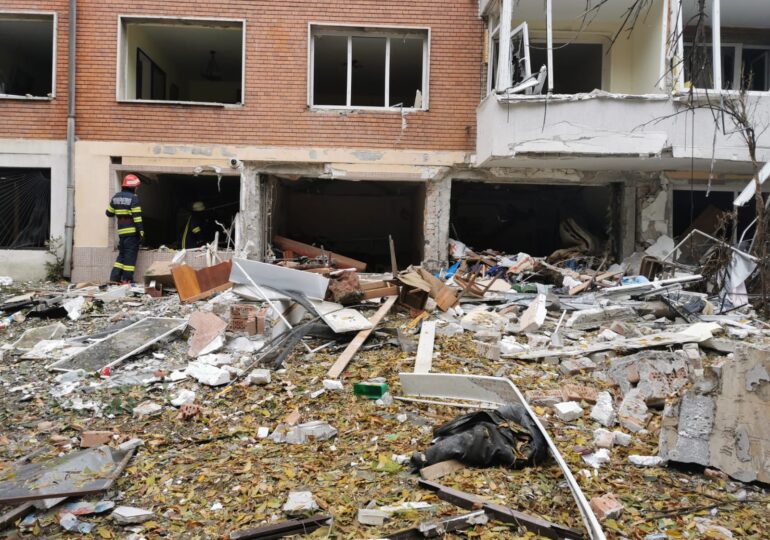 Explozie puternică într-un bloc de locuinţe din Galați - mai multe victime şi zeci de oameni evacuați  (Video&Foto)