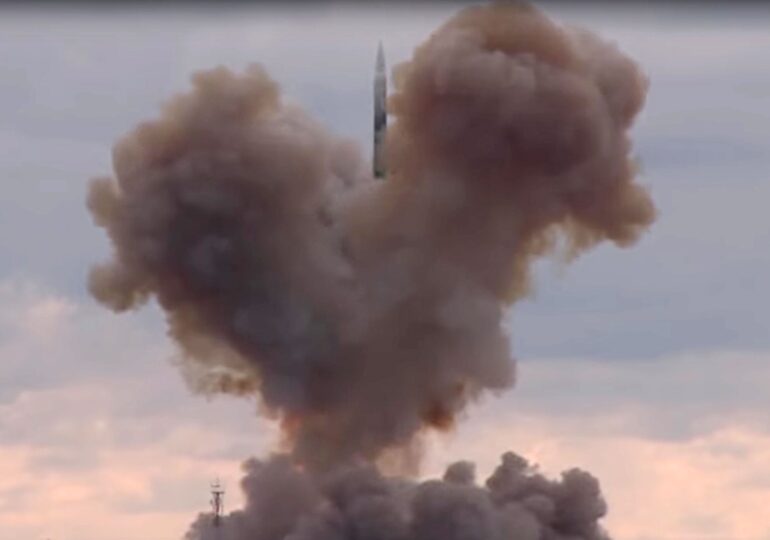 Rusia a simulat tiruri de rachete cu capacitate nucleară