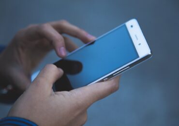 Tentative de fraudă prin SMS cu taxe de parcare false