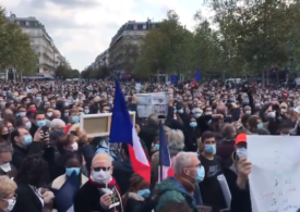Profesor decapitat în Franţa: Zeci de mii de oameni au ieșit în stradă ca să-i aducă un omagiu