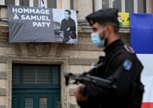 Profesor decapitat în Franţa: Şapte persoane au fost inculpate, inclusiv doi elevi