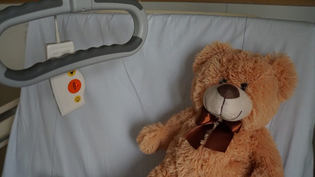 „Școala din spital”, în București. Copiii internați pe termen lung vor putea continua cursurile
