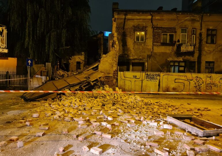 O clădire monument istoric din centrul Capitalei s-a prăbușit (Video)