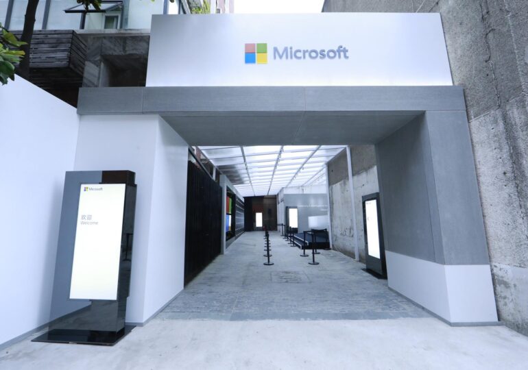 Microsoft vrea să angajeze 400 de persoane din România: "În Franța e mai greu". Ce joburi sunt disponibile