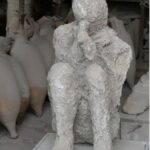 O turistă a înapoiat artefacte furate de la Pompei, după ani de ghinion. E convinsă că sunt blestemate