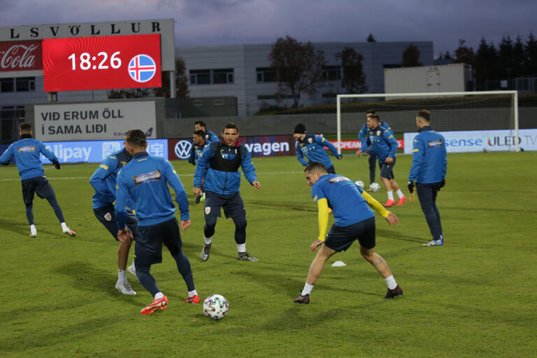 Selecționerul Islandei avertizează înaintea meciului cu România: Știm totul despre voi. Știm și cine e tatăl vostru