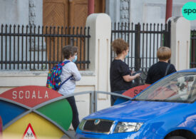 Elevii din București se duc luni la școală, chiar dacă rata de infectare a depășit 3 la mie