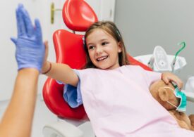 Dr. Mirela Butuc: Procesele inflamatorii și infecțioase cauzate de cariile dinților de lapte netratate pot afecta mugurele dentar al viitorului dinte permanent