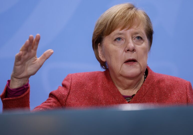 Germania pregăteşte restricţii noi, cerute de Angela Merkel