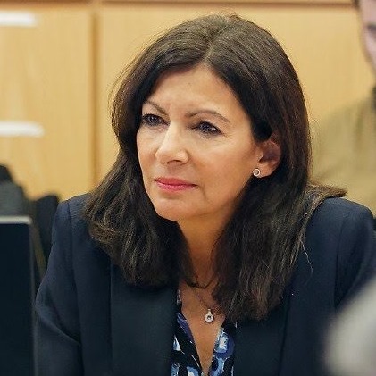 Anne Hidalgo, primarul Parisului, candidează împotriva lui Macron la preşedinţia Franţei