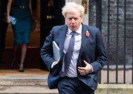 Boris Johnson se autoizolează, după ce a intrat în contact cu o persoană bolnavă de Covid