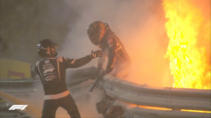 Accident grav în Formula 1. Mașina lui Romain Grosjean a luat foc în Bahrain și pilotul a scăpat ca prin minune (Video)