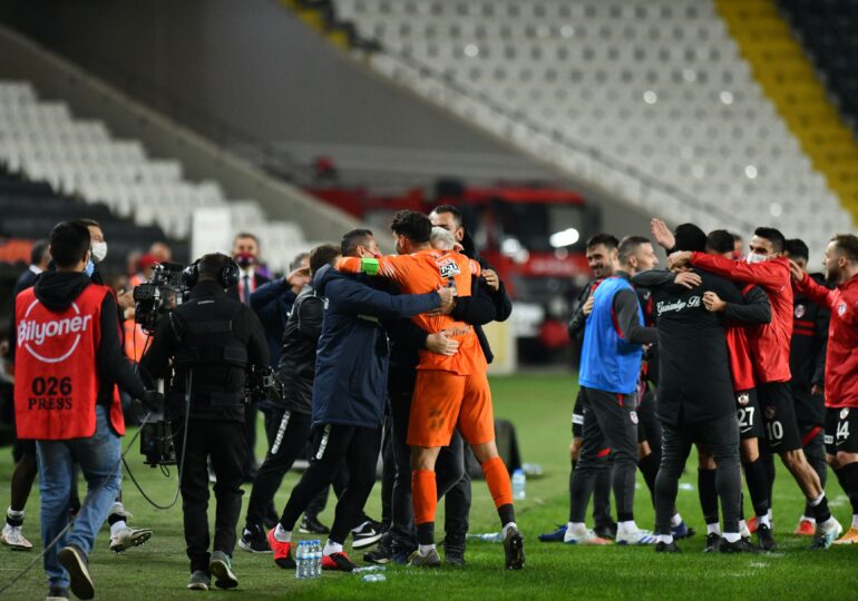 Marius Șumudică, euforic după victoria cu Beșiktaș: Cel mai bun meci al meu de când sunt în Turcia