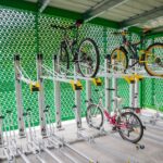 Boc a inaugurat la Cluj primele containere securizate unde îți poți lăsa bicicleta