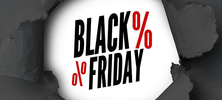 Black Friday în SUA: Cumpărăturile online au crescut cu 22%, la un nivel record de 9 miliarde de dolari