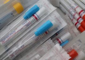 Agenția Națională a Medicamentului îl contrazice pe Cîțu: Testele de salivă pentru elevi nu trebuie să fie omologate de ANM