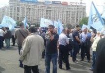 Protest la Guvern: Mii de angajați de la Asistență Socială și Protecția Copilului spun că nu și-au primit salariile din septembrie