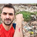 Alex Găvan acuză că angajaţi ai Primăriei Corbeanca descarcă ilegal deşeuri pe un câmp: Era să nu mai apuc scrierea acestui mesaj (Foto&Video)