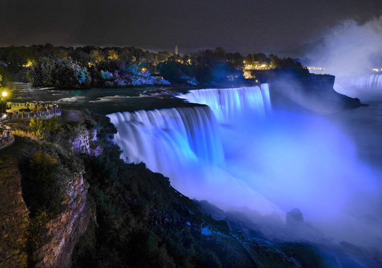 De 1 decembrie, Cascada Niagara va fi luminată în culorile drapelului românesc