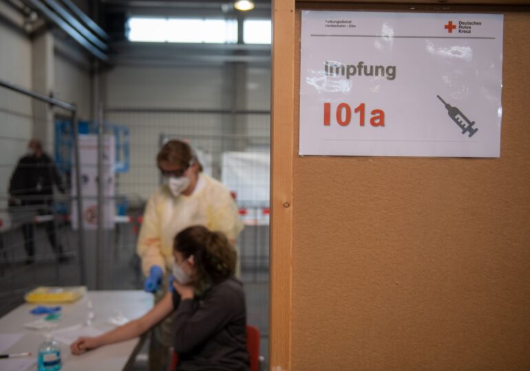 Berlinul pregătește șase centre de vaccinare în masă, capabile să primească până la 4.000 de persoane pe zi