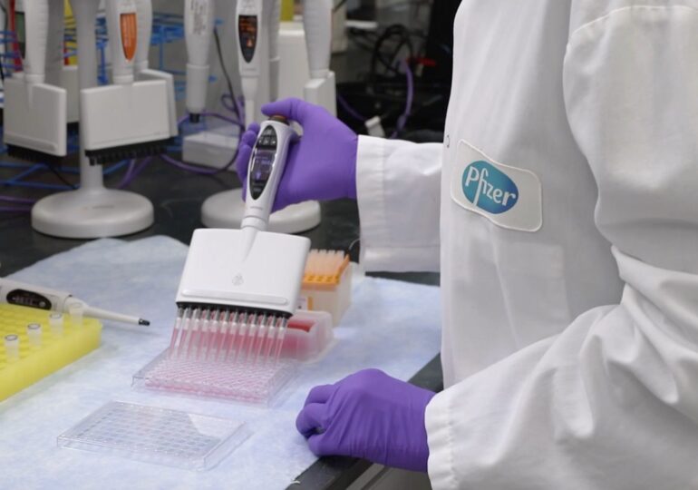 Șeful BioNTech spune că e posibil ca vaccinul Pfizer să fie distribuit chiar din acest an