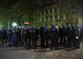 Parlamentul francez a adoptat un articol de lege controversat ce limitează difuzarea de imagini ale poliţiştilor în timpul intervenţiilor