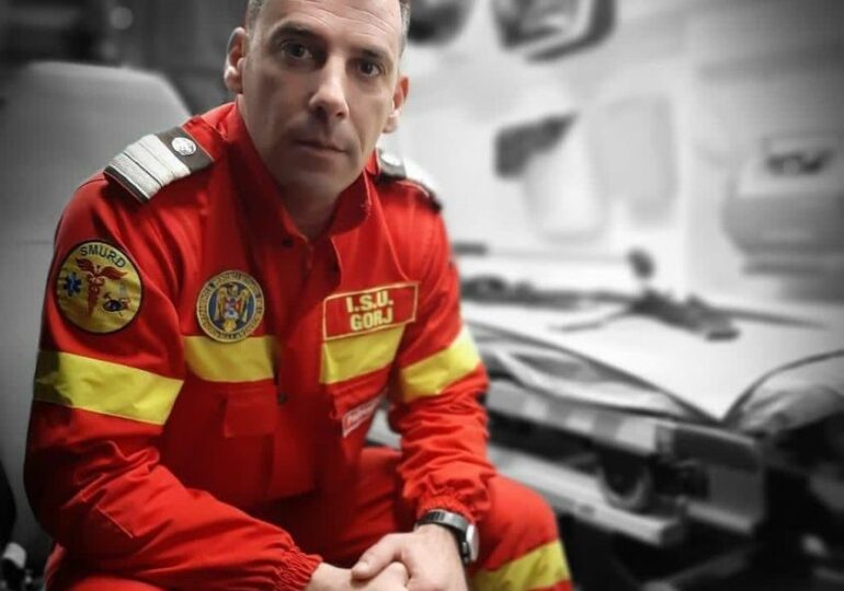 Un pompier din Gorj a salvat un copil de 3 ani prin telefon
